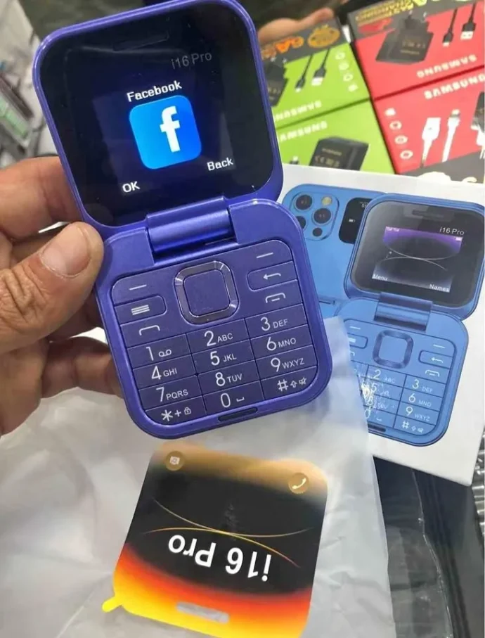 ⁦هاتف i16Pro Mini Flip – موبايل قابل للطي بشاشة صغيرة، يدعم  SIM 2 و Card mimoire⁩ - الصورة ⁦4⁩